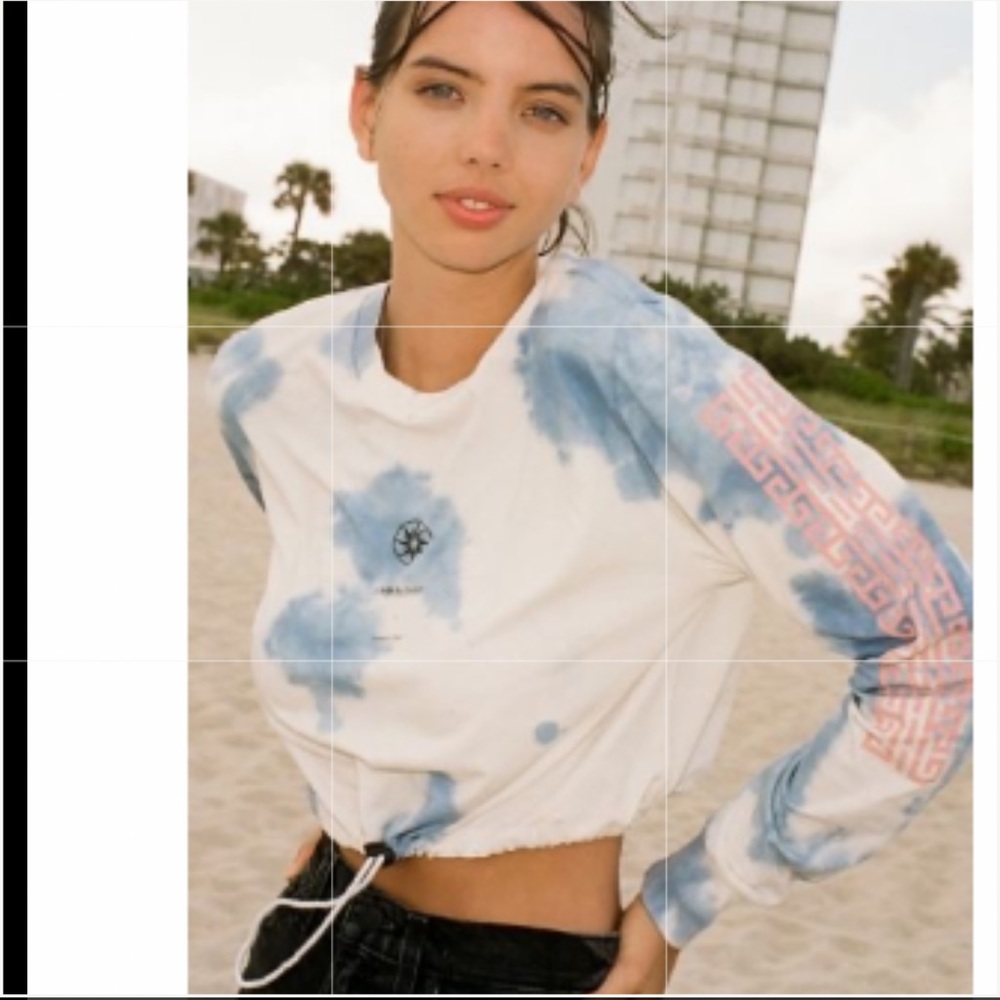 Urban Outfitters paradox tie-dye drawcord hem cropped tee size small blue